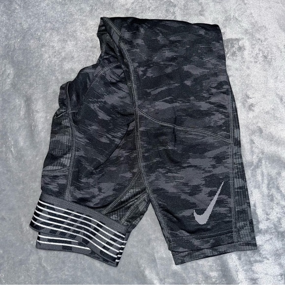 Nike Pro Dri-Fit Boys Size Small Base Layer Pants - Picture 1 of 10